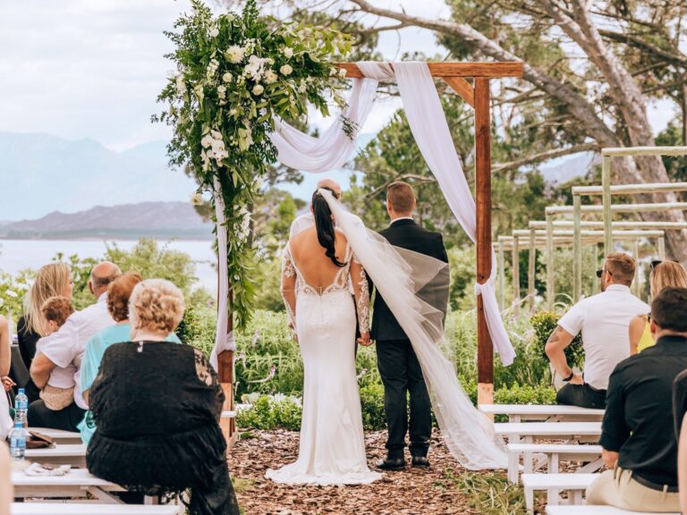 3pm Wedding Day Itinerary: Ultimate Guide for a 3pm Celebration