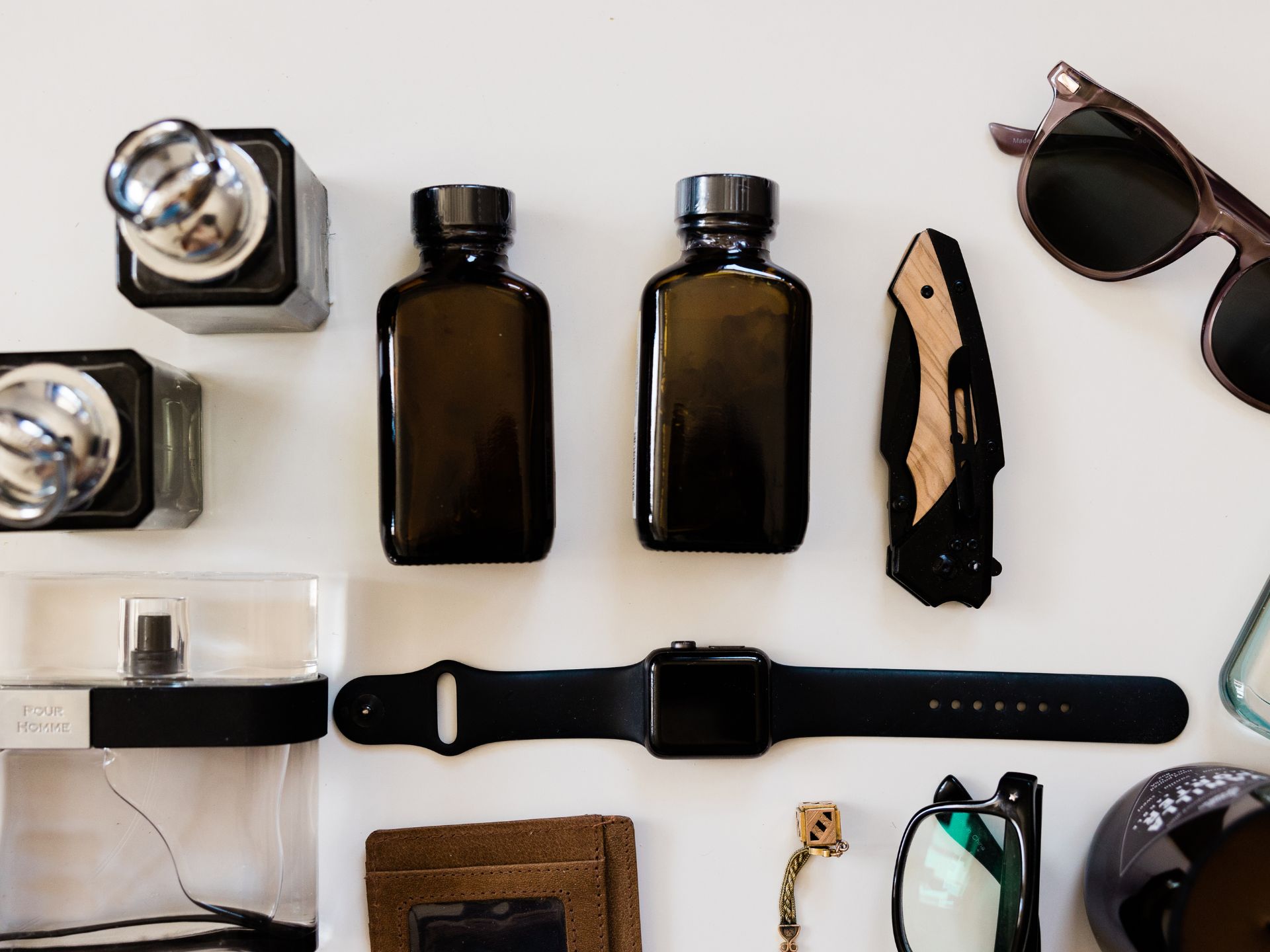 15 Unique Wedding Gift Sets for the Groom That He Will Love